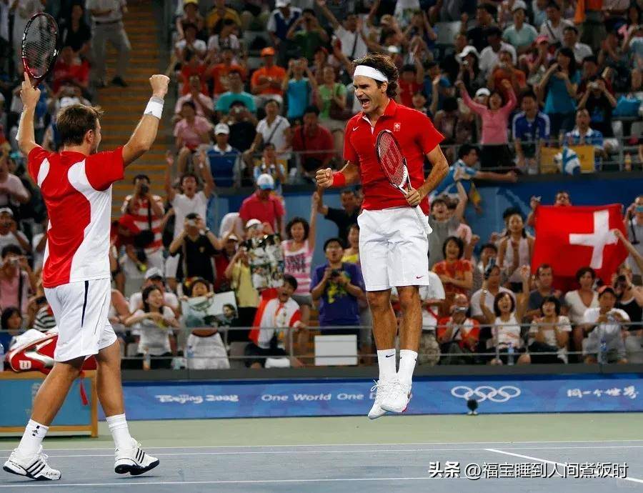 爱游戏注册平台表现优异引爆全场！，费德勒意外战胜DWG赛场气氛高涨(费德勒团队)