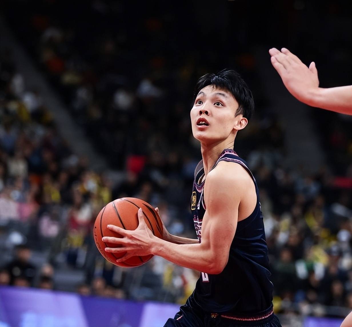 爱游戏官网广厦男篮赛后外线爆发，志在意甲名次提升，更衣室稳定，身体对抗强度拉满的简单介绍